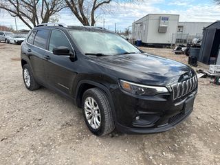 2019 Jeep Cherokee Latitude FWD - Exterior Front Right Corner Image
